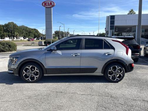 2025 Kia Niro EX Touring