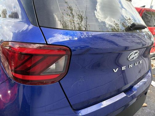 2023 Hyundai VENUE SEL