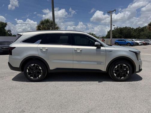 Ivory Silver 2026 Kia Sorento S