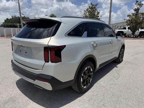 Ivory Silver 2026 Kia Sorento S