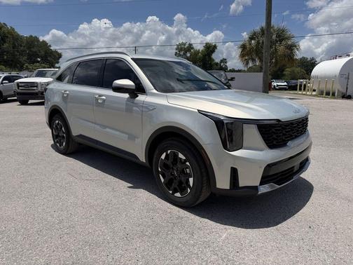 Ivory Silver 2026 Kia Sorento S