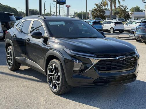 Mosaic Black Metallic 2026 Chevrolet Trax 2RS
