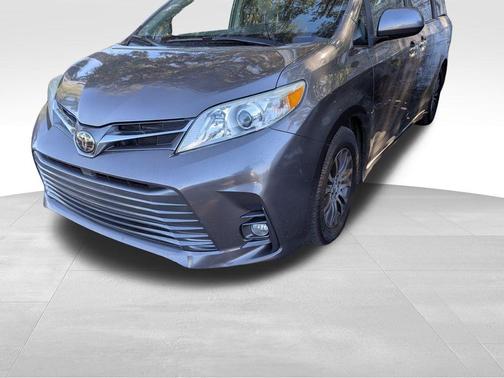 2019 Toyota Sienna L
