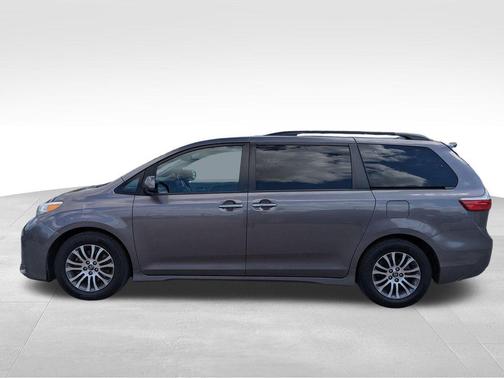2019 Toyota Sienna L