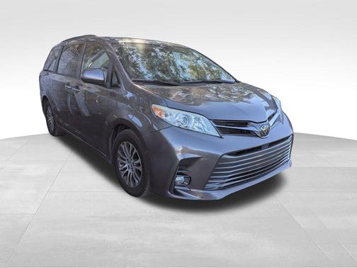 2019 Toyota Sienna L
