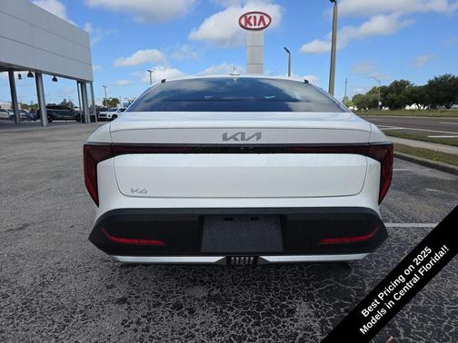 2025 Kia K4 LXS