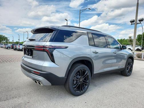 Sterling Gray Metallic 2026 Chevrolet Traverse LT
