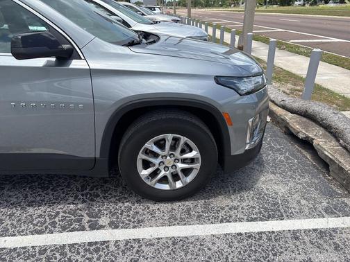 Sterling Gray Metallic 2023 Chevrolet Traverse LS