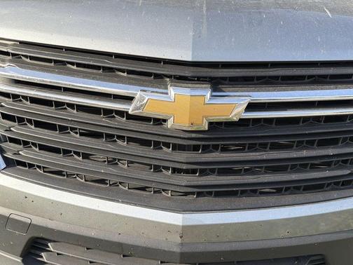 Sterling Gray Metallic 2023 Chevrolet Traverse LS