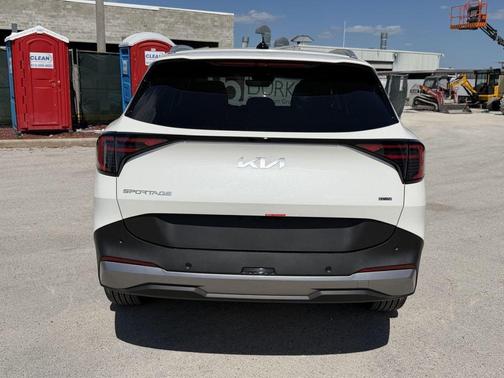 Snow White Pearl 2026 Kia Sportage Hybrid EX