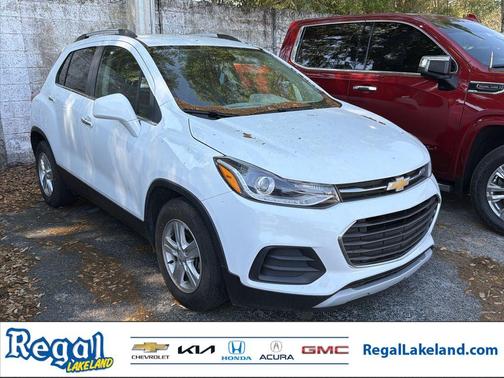 Summit White 2019 Chevrolet Trax LT