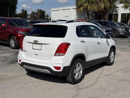 Summit White 2019 Chevrolet Trax LT