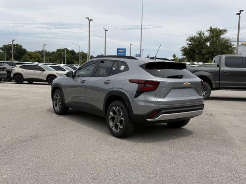 Sterling Gray Metallic 2026 Chevrolet Trax LT