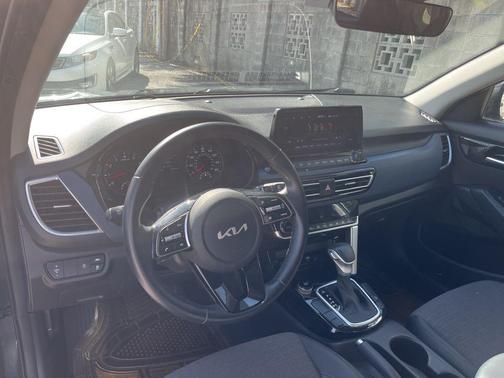 2022 Kia Seltos S
