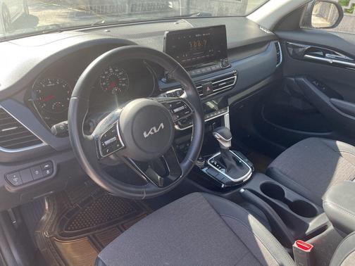 2022 Kia Seltos S
