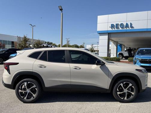 White Sand 2026 Chevrolet Trax 1RS