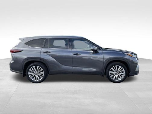 2024 Toyota Highlander Platinum