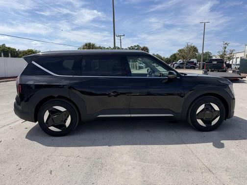 Ebony Black 2026 Kia EV9 Wind