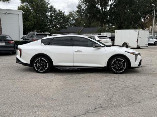 Snow White Pearl 2025 Kia K4 GT-Line
