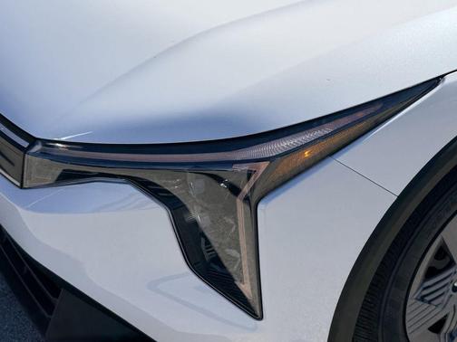 Snow White Pearl 2026 Kia K4 LXS