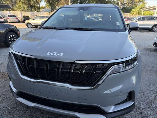 Ceramic Silver 2024 Kia Carnival EX
