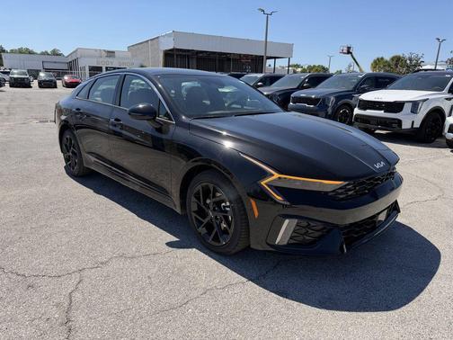 Aurora Black Pearl 2026 Kia K5 GT-Line