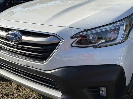 Crystal White Pearl 2021 Subaru Outback Touring XT