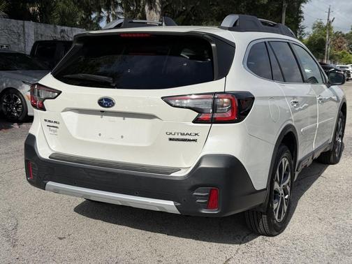 Crystal White Pearl 2021 Subaru Outback Touring XT