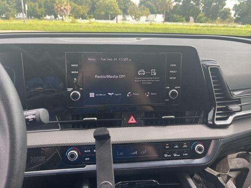 2023 Kia Sportage Hybrid LX