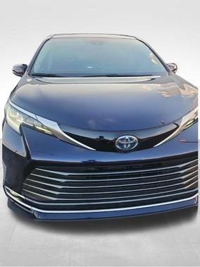 2023 Toyota Sienna Limited