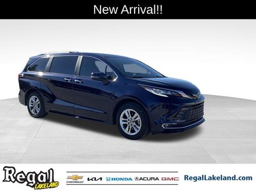 2023 Toyota Sienna Limited