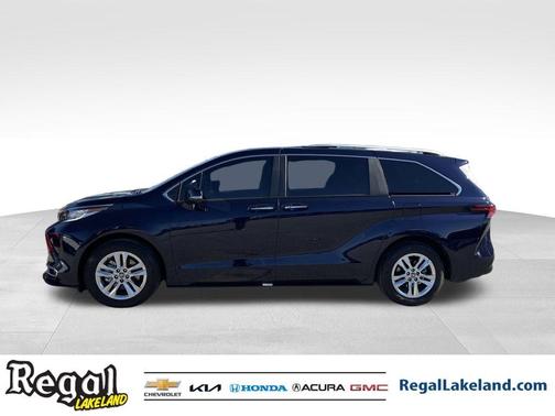 2023 Toyota Sienna Limited