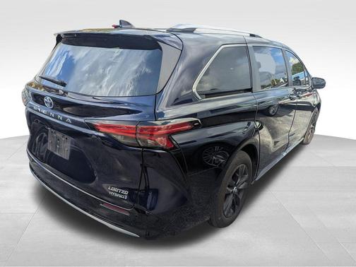 2023 Toyota Sienna Limited