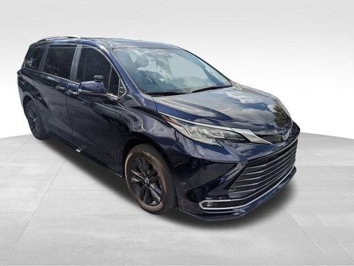 2023 Toyota Sienna Limited