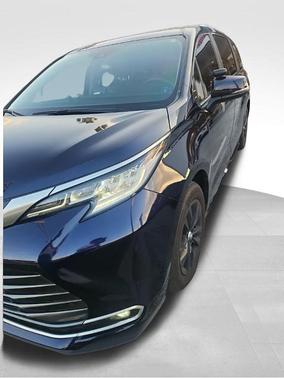 2023 Toyota Sienna Limited