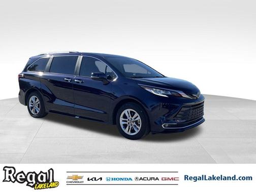 2023 Toyota Sienna Limited