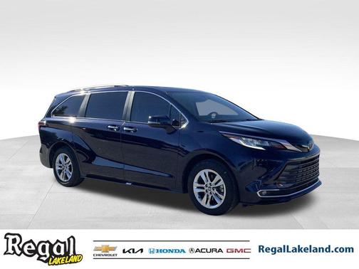 2023 Toyota Sienna Limited