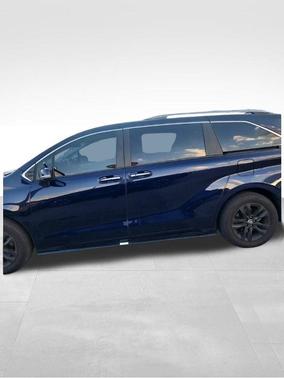 2023 Toyota Sienna Limited