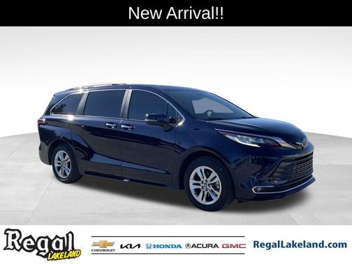 2023 Toyota Sienna Limited