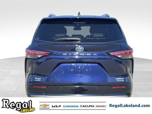 2023 Toyota Sienna Limited