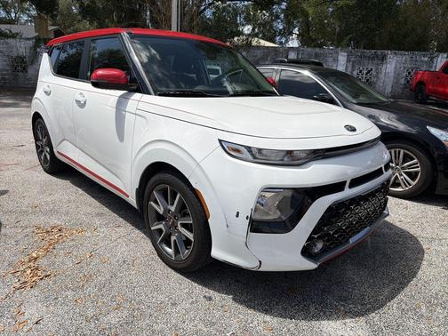 Clear White / Red Roof 2020 Kia Soul GT-Line 2.0L