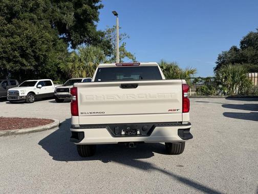 White Sand 2026 Chevrolet Silverado 1500 RST