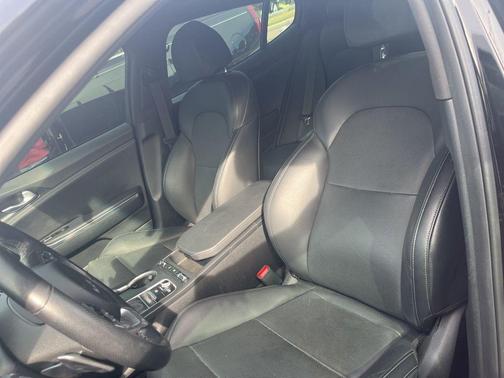 2023 Kia Stinger GT-Line