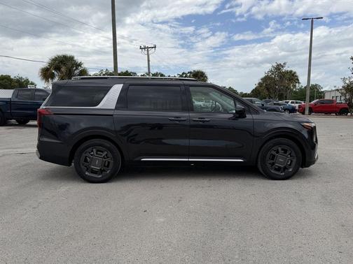 Metal 2026 Kia Carnival Hybrid SX