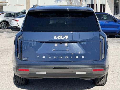 Midnight Black 2027 Kia Telluride S