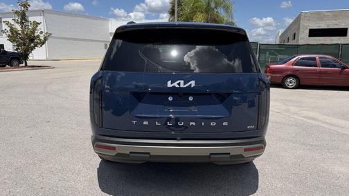 Midnight Black 2027 Kia Telluride S