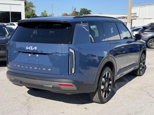 Midnight Black 2027 Kia Telluride S