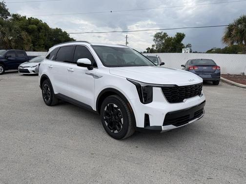 Glacial White Pearl 2026 Kia Sorento S
