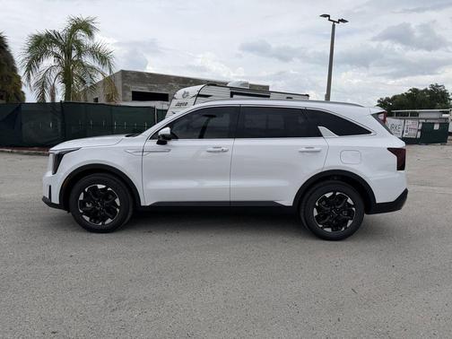 Glacial White Pearl 2026 Kia Sorento S
