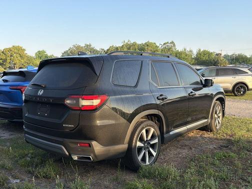 Black 2023 Honda Pilot Touring
